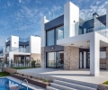 ESPMI/AH/002/36/40D4/00000, Mallorca, costa norte, se vende villa de obra nueva con piscina y jardín 